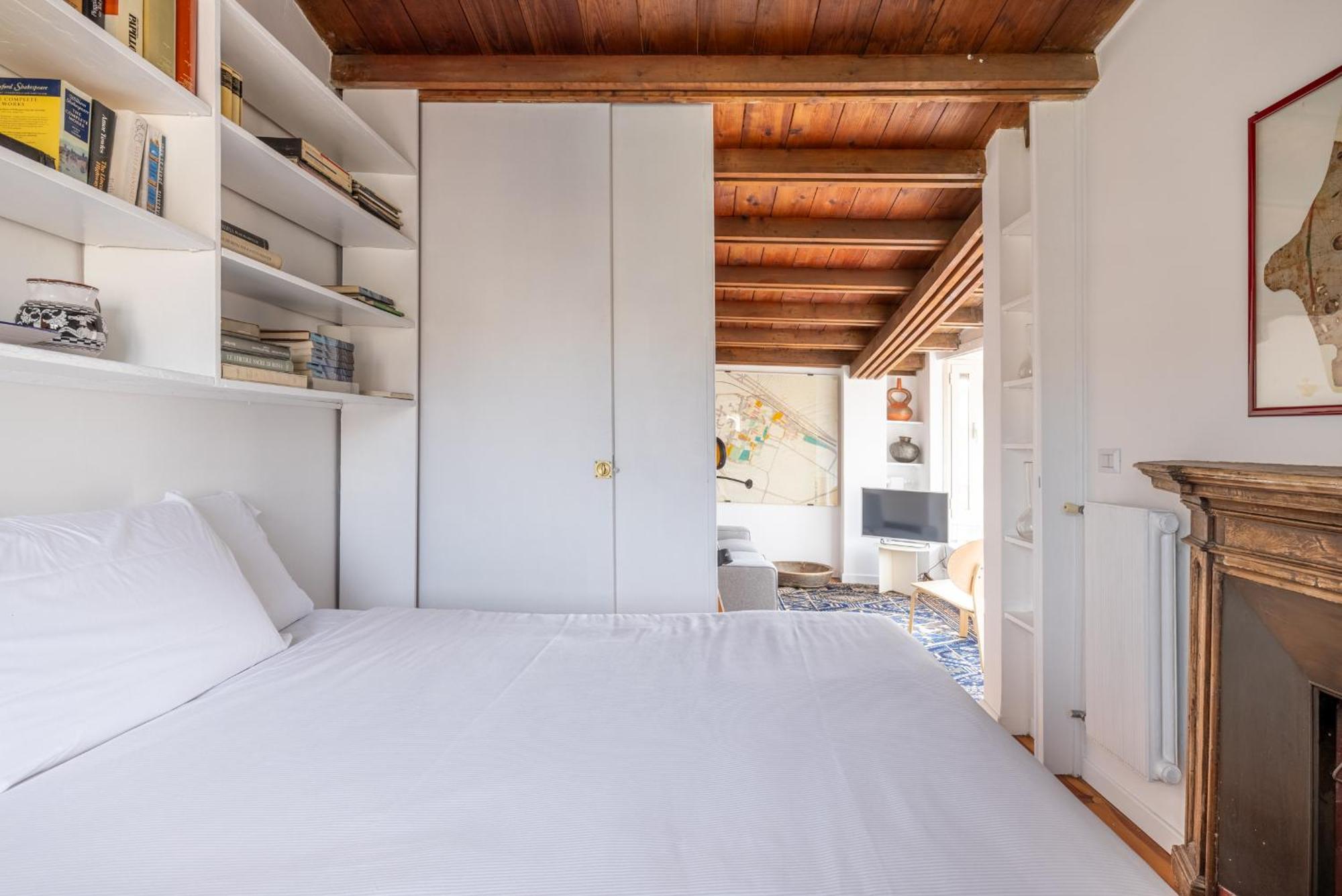 Apartment Pantheon With Terrace